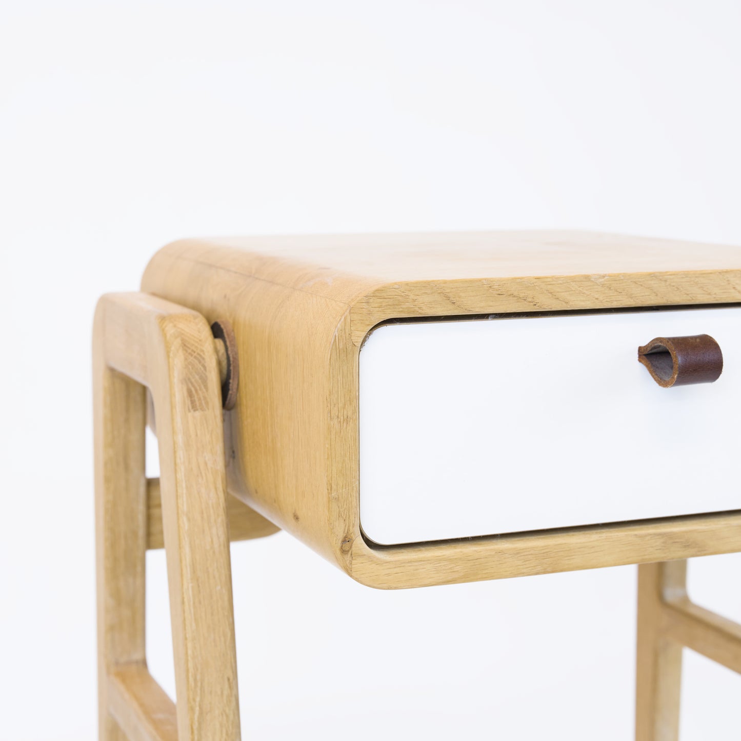 High desk and storage bench nm11H. The main corpus is crafted from solid Norwegian oak, featuring 1 drawer with white front.